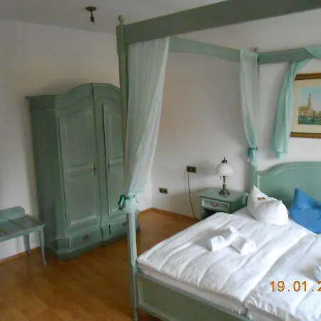 Geiseltal- See 3* Mucheln